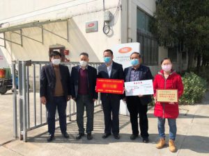 青浦区朱家角镇党委书记高健一行走访慰问上海沪鸽